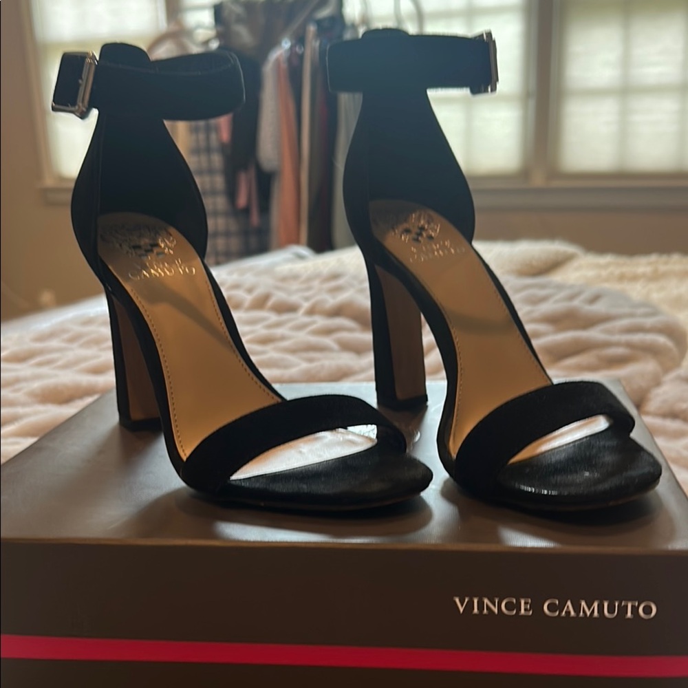 Vince Camuto Black Women's Heels size 7 suede.